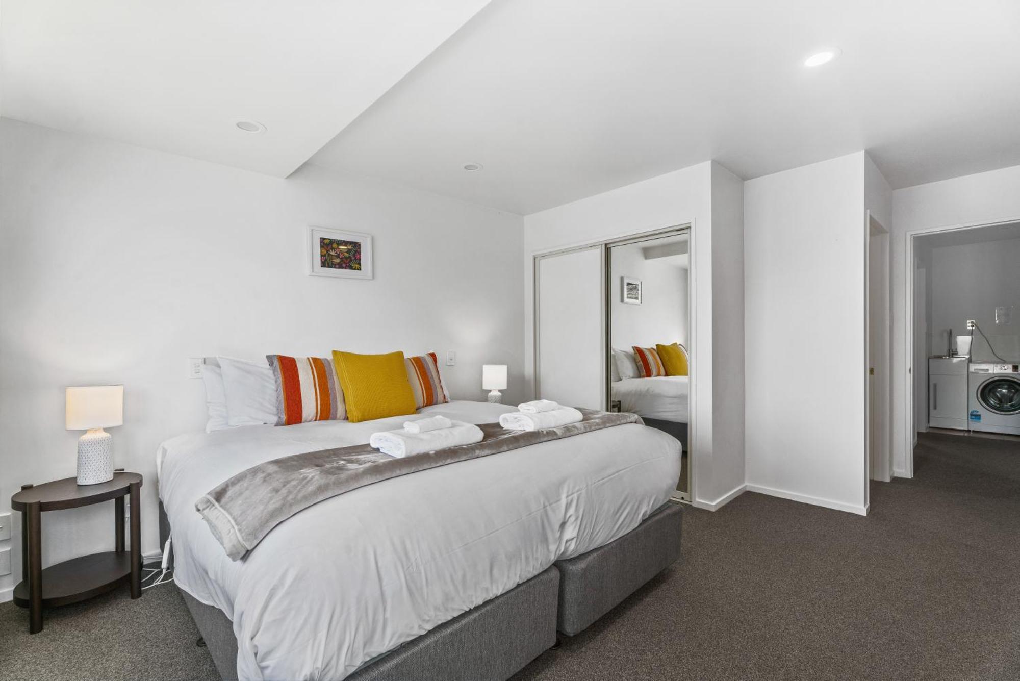 Lakefront Living At Remarkables Retreat - Eight Квинстаун Экстерьер фото