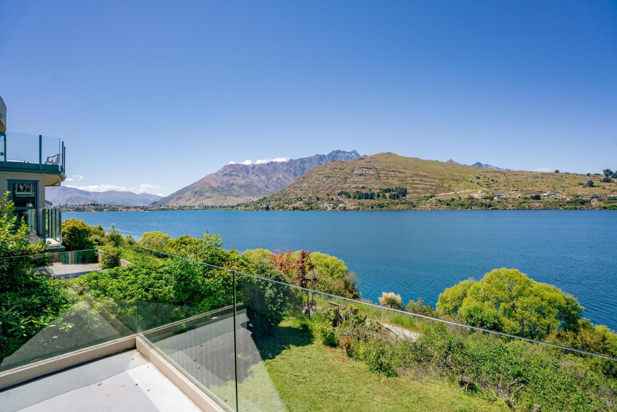 Lakefront Living At Remarkables Retreat - Eight Квинстаун Экстерьер фото